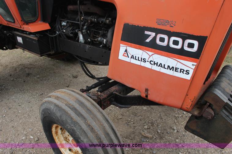 image for item F7577 Allis Chalmers 7000 tractor