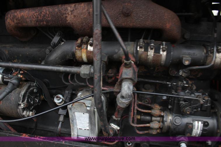 image for item F7577 Allis Chalmers 7000 tractor