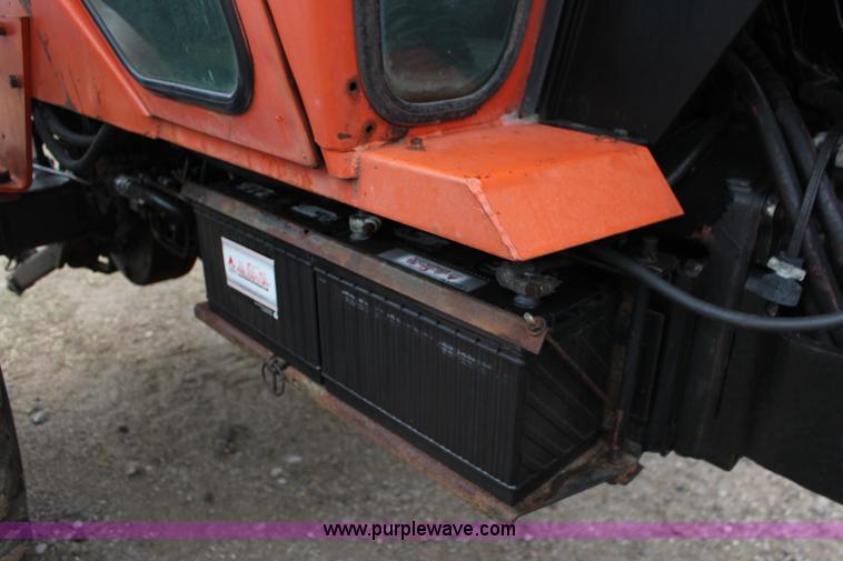 image for item F7577 Allis Chalmers 7000 tractor