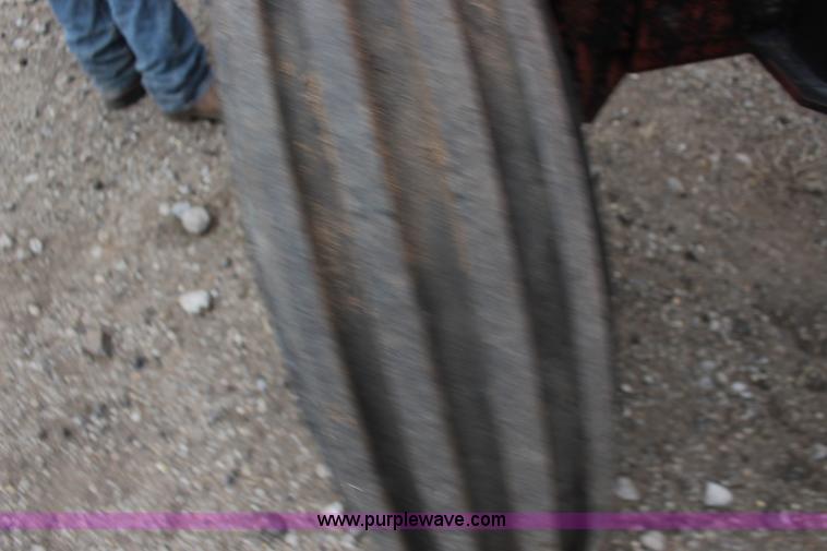 image for item F7577 Allis Chalmers 7000 tractor