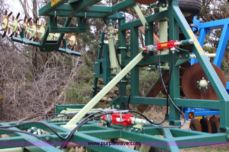 image for item F7587 Sunflower Flex King KM 7X6 sweep plow