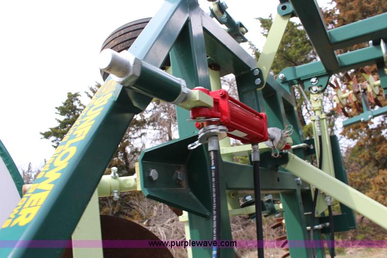 image for item F7587 Sunflower Flex King KM 7X6 sweep plow