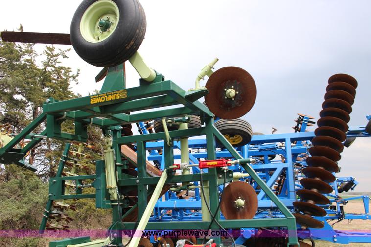 image for item F7587 Sunflower Flex King KM 7X6 sweep plow