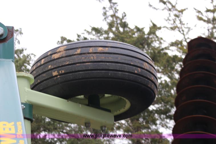 image for item F7587 Sunflower Flex King KM 7X6 sweep plow