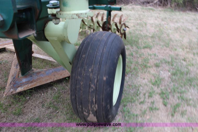 image for item F7587 Sunflower Flex King KM 7X6 sweep plow