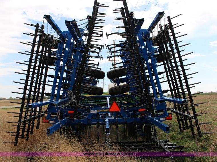 image for item F7589 2012 Landoll 9650 field cultivator
