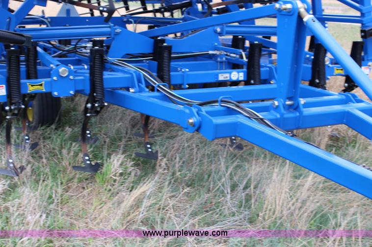 image for item F7589 2012 Landoll 9650 field cultivator