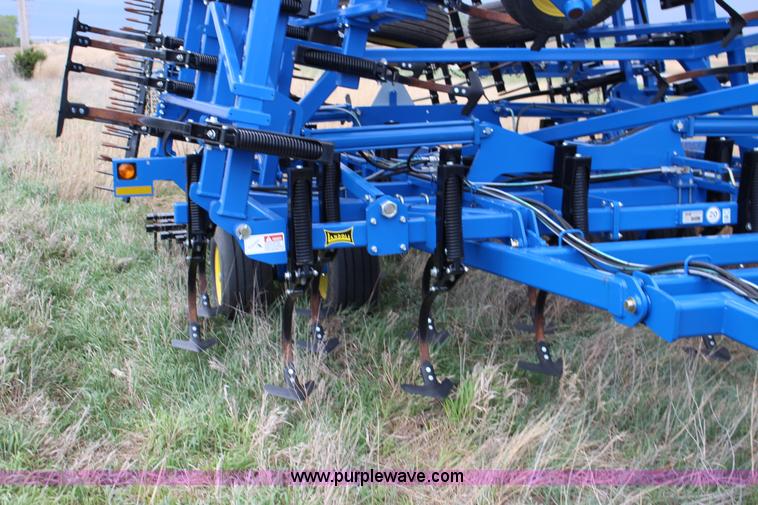 image for item F7589 2012 Landoll 9650 field cultivator