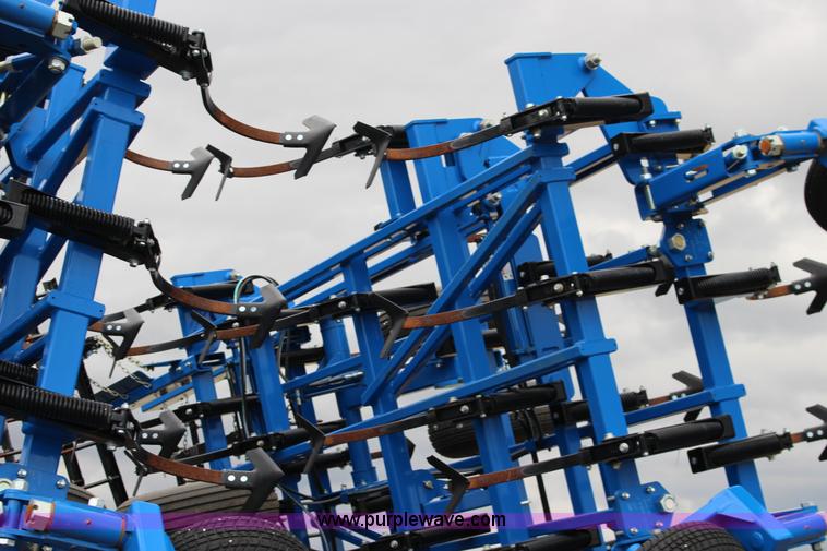 image for item F7589 2012 Landoll 9650 field cultivator