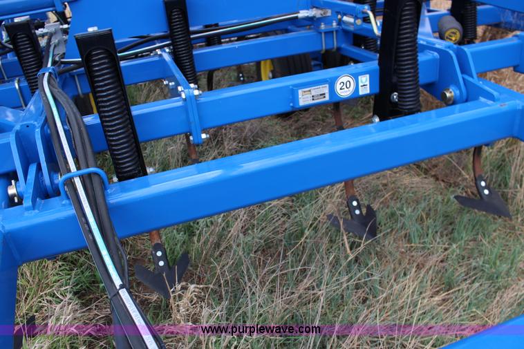 image for item F7589 2012 Landoll 9650 field cultivator