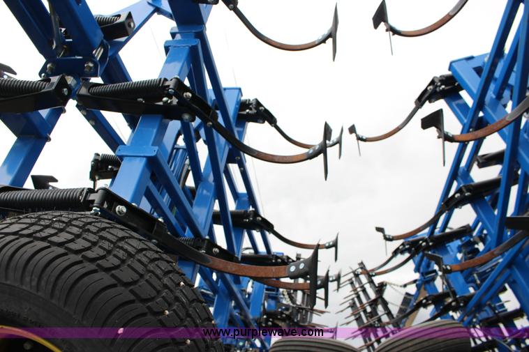 image for item F7589 2012 Landoll 9650 field cultivator