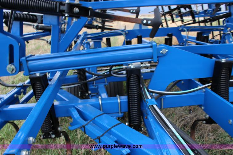 image for item F7589 2012 Landoll 9650 field cultivator