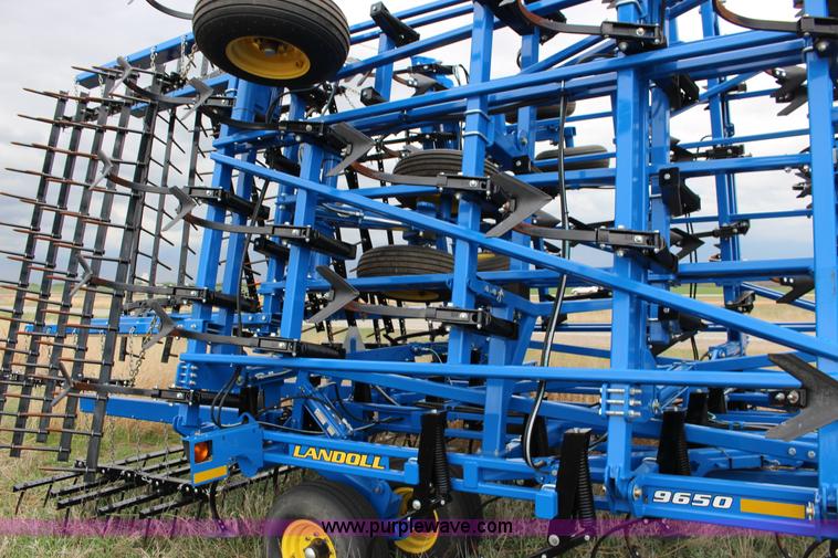 image for item F7589 2012 Landoll 9650 field cultivator