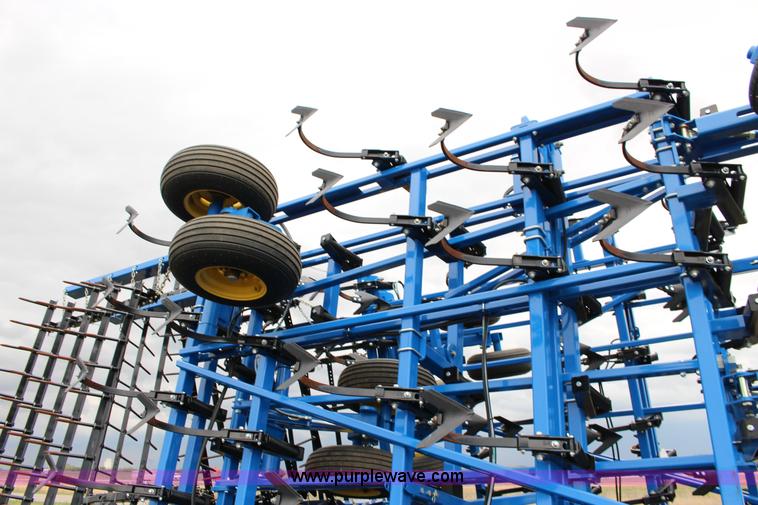 image for item F7589 2012 Landoll 9650 field cultivator