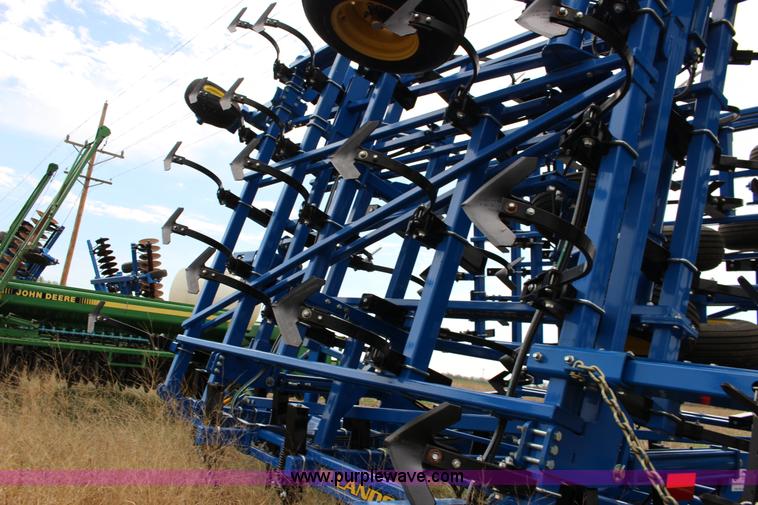 image for item F7589 2012 Landoll 9650 field cultivator