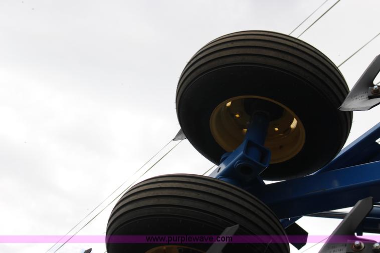 image for item F7589 2012 Landoll 9650 field cultivator