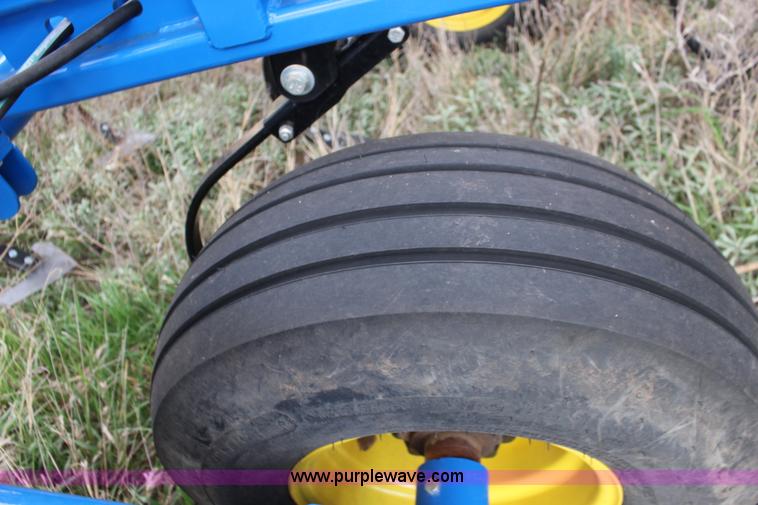 image for item F7589 2012 Landoll 9650 field cultivator