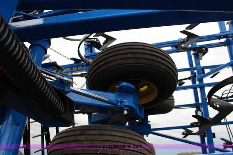 image for item F7589 2012 Landoll 9650 field cultivator