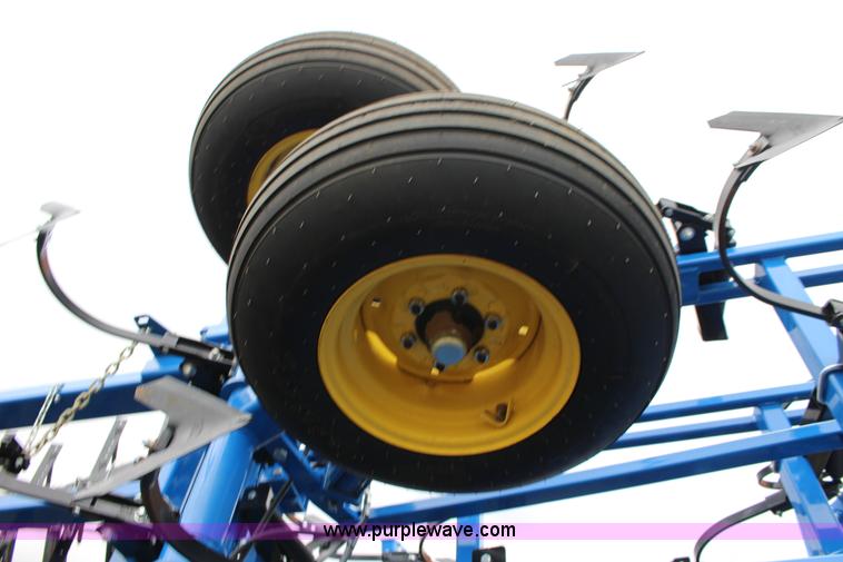 image for item F7589 2012 Landoll 9650 field cultivator