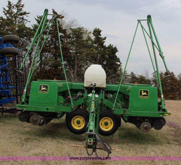 image for item F7590 John Deere 455 grain drill