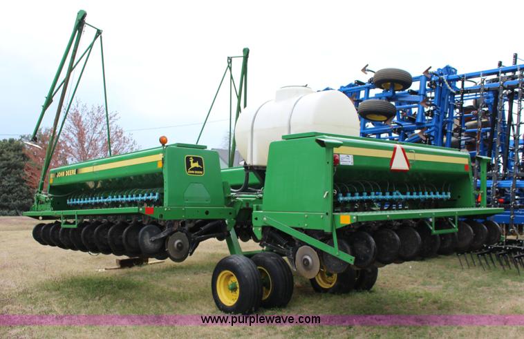 image for item F7590 John Deere 455 grain drill