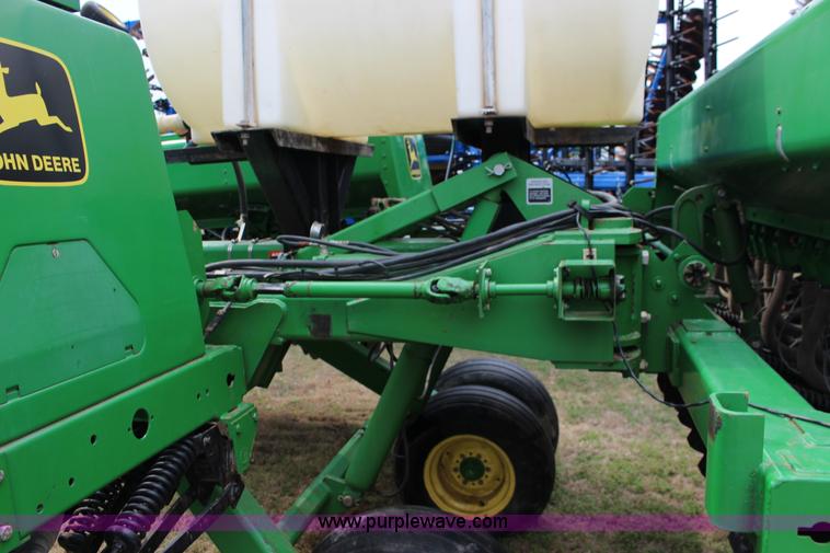image for item F7590 John Deere 455 grain drill