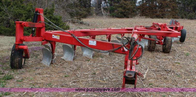 image for item F7591 Blanchat 12 bottom plow