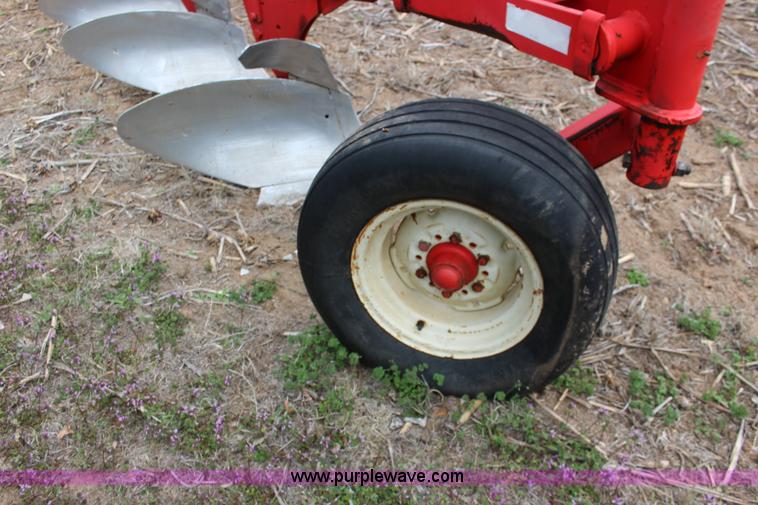 image for item F7591 Blanchat 12 bottom plow