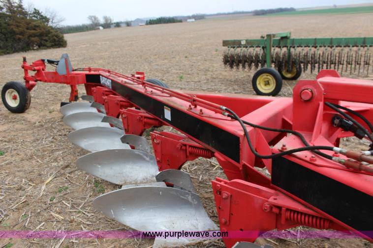 image for item F7591 Blanchat 12 bottom plow