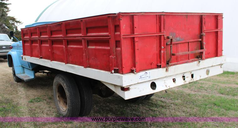 image for item F7595 1962 Chevrolet C60 grain truck