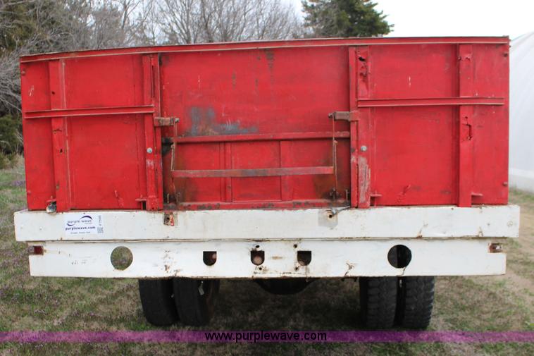 image for item F7595 1962 Chevrolet C60 grain truck