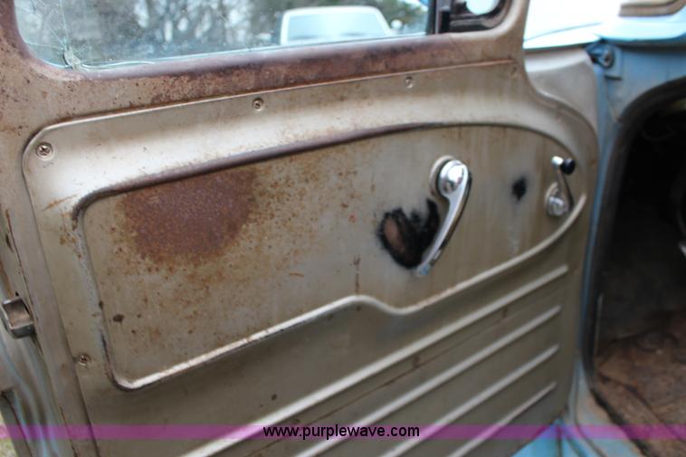 image for item F7595 1962 Chevrolet C60 grain truck