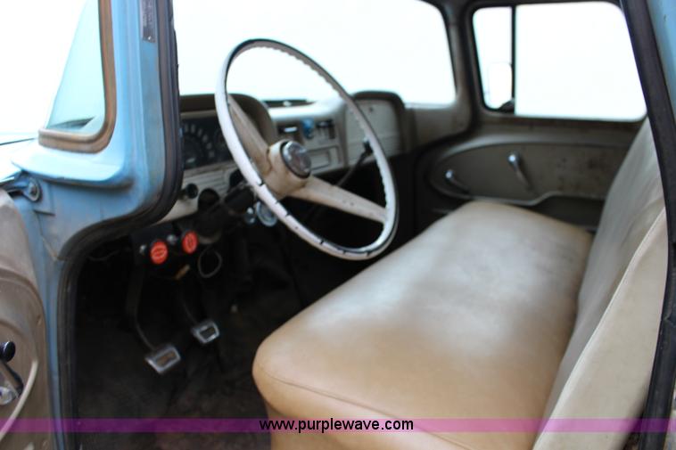 image for item F7595 1962 Chevrolet C60 grain truck