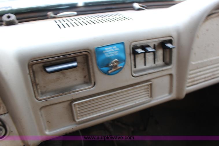 image for item F7595 1962 Chevrolet C60 grain truck