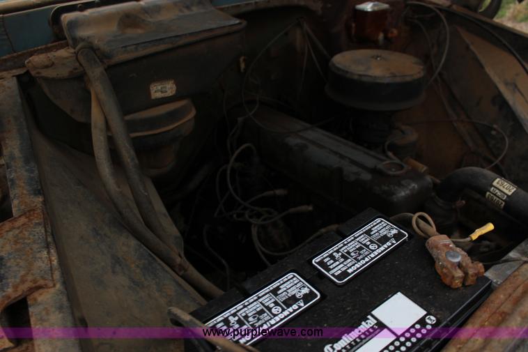 image for item F7595 1962 Chevrolet C60 grain truck