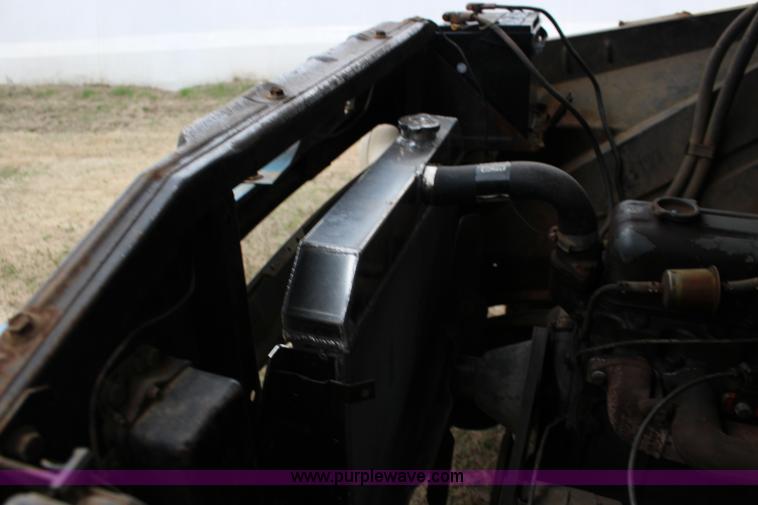 image for item F7595 1962 Chevrolet C60 grain truck