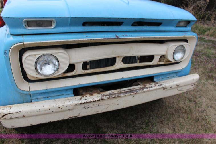 image for item F7595 1962 Chevrolet C60 grain truck