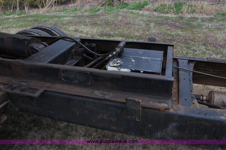 image for item F7595 1962 Chevrolet C60 grain truck