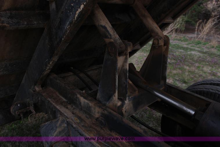 image for item F7595 1962 Chevrolet C60 grain truck