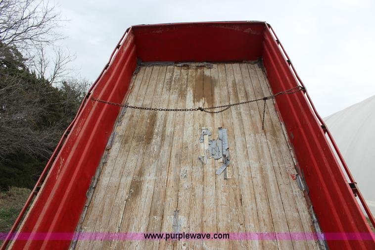 image for item F7595 1962 Chevrolet C60 grain truck