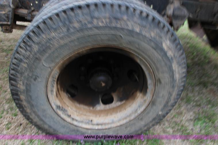 image for item F7595 1962 Chevrolet C60 grain truck