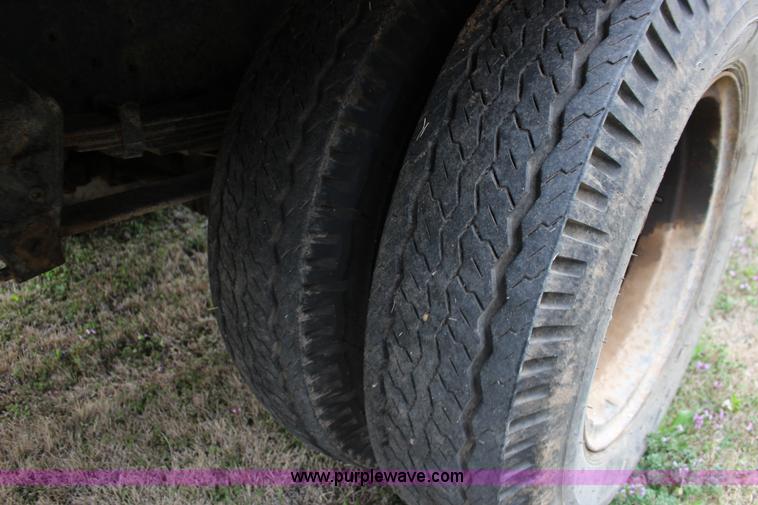 image for item F7595 1962 Chevrolet C60 grain truck