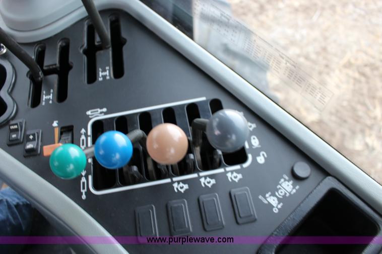 image for item F7600 2009 Versatile 375 4WD tractor