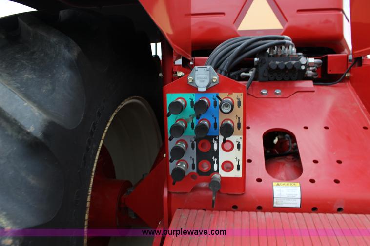 image for item F7600 2009 Versatile 375 4WD tractor