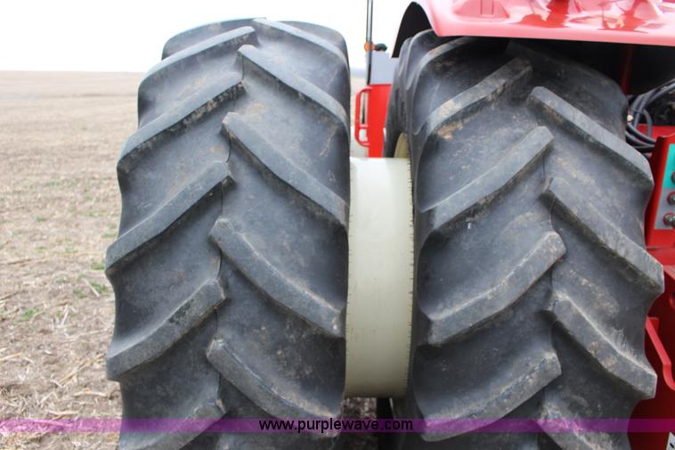 image for item F7600 2009 Versatile 375 4WD tractor