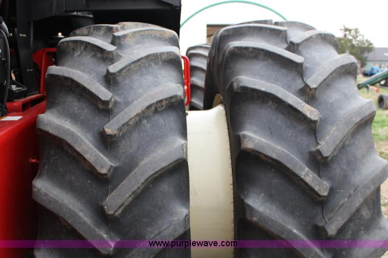 image for item F7600 2009 Versatile 375 4WD tractor