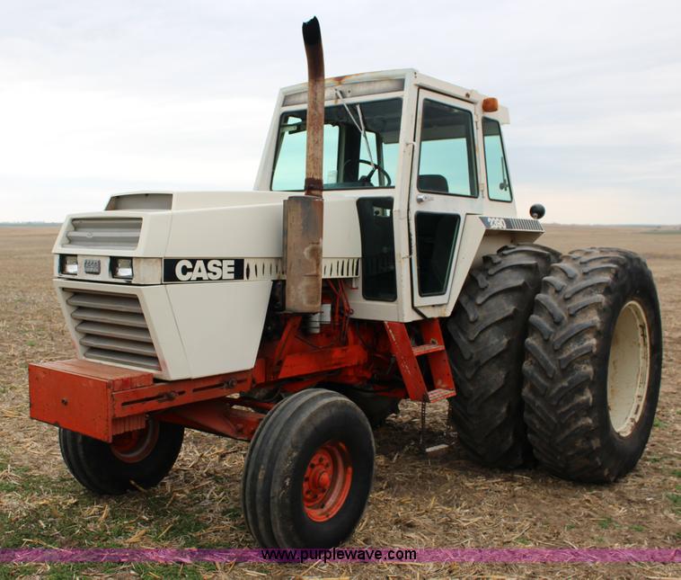 image for item F7601 1979 Case 2390 tractor