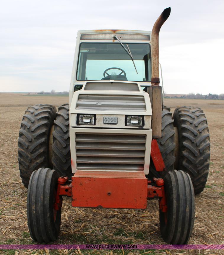 image for item F7601 1979 Case 2390 tractor