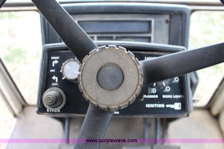 image for item F7601 1979 Case 2390 tractor