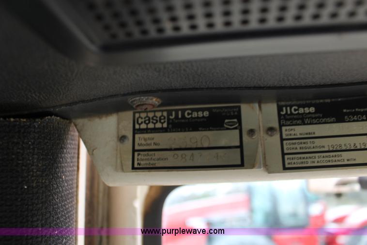 image for item F7601 1979 Case 2390 tractor